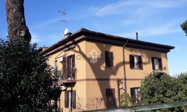appartamento in vendita a Roma in zona Torre Angela
