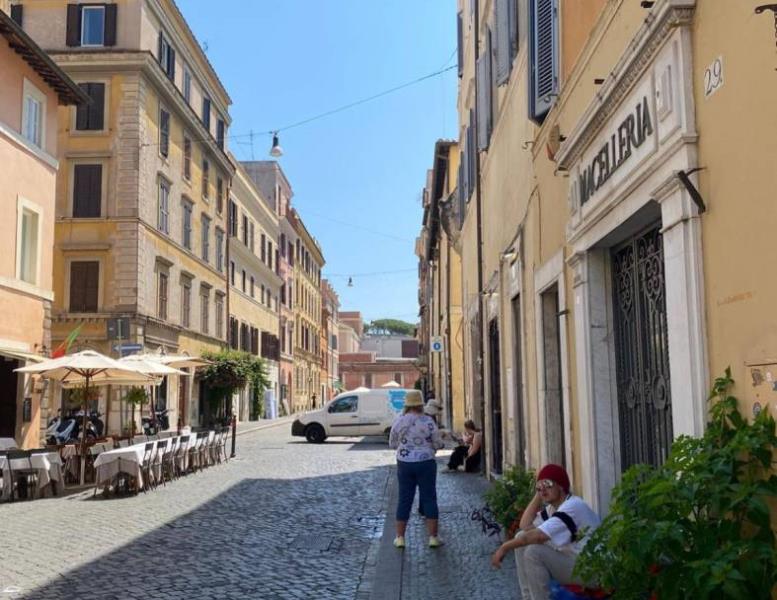 locale commerciale in vendita a Roma in zona Rione Borgo