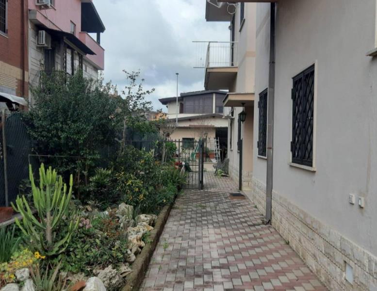 appartamento in vendita a Roma in zona Dragona/Bagnoletto