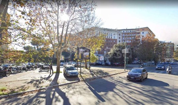 appartamento in vendita a Roma in zona Ostiense