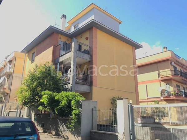 appartamento in vendita a Roma in zona Tor Vergata/Torrenova