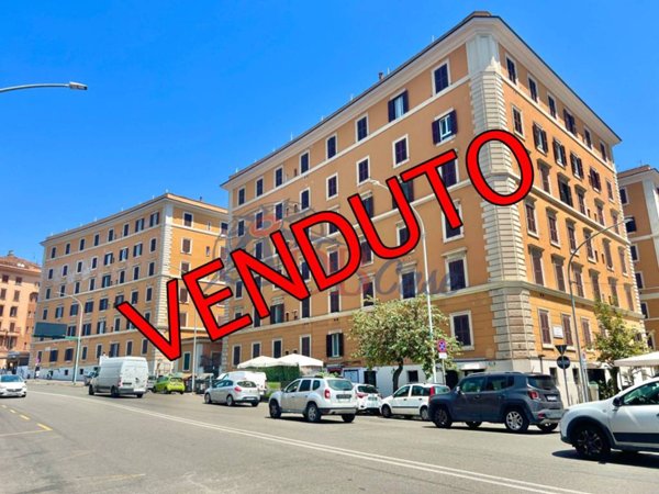 appartamento in vendita a Roma in zona Tuscolano