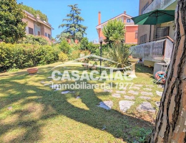 casa indipendente in vendita a Roma in zona Axa