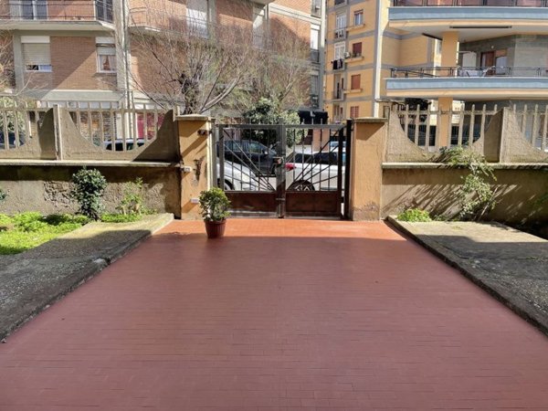 appartamento in vendita a Roma in zona Ostia