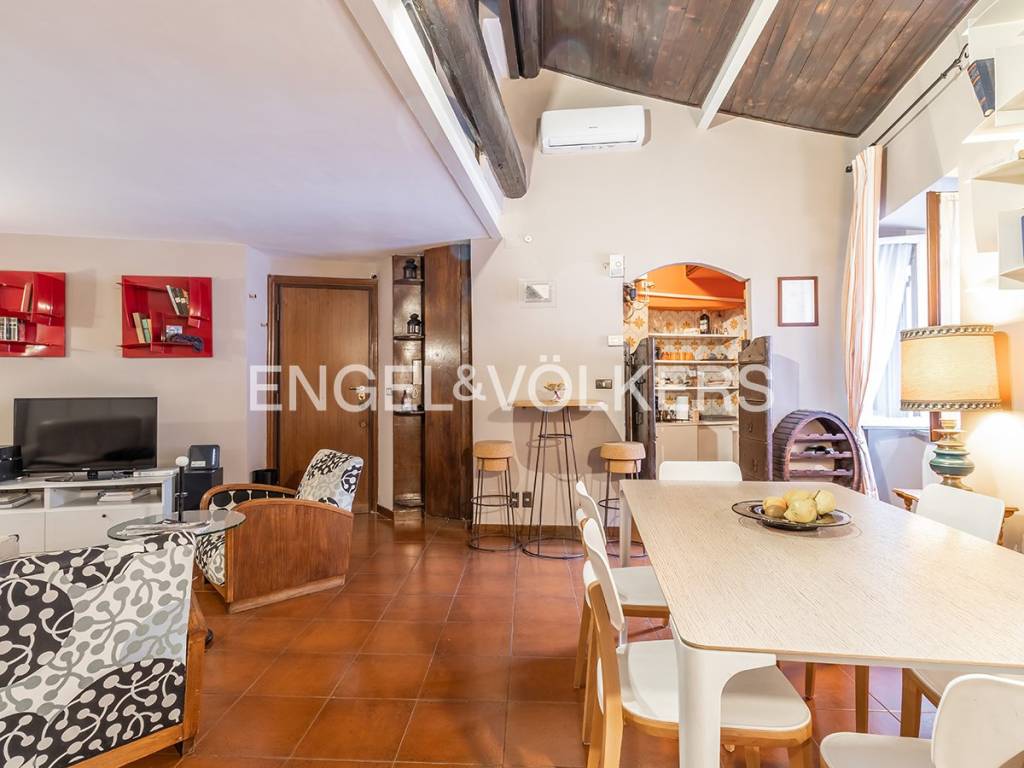 appartamento in vendita a Roma in zona Trastevere