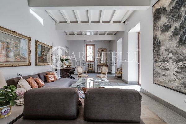 casa indipendente in vendita a Roma in zona Rione Regola