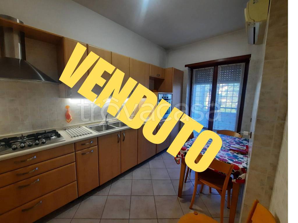 appartamento in vendita a Roma in zona Casal Morena