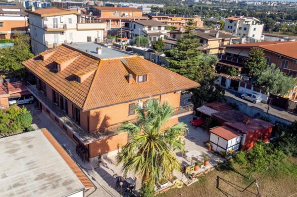 casa indipendente in vendita a Roma