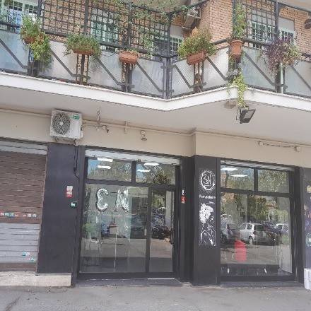 negozio in vendita a Roma in zona Alessandrino