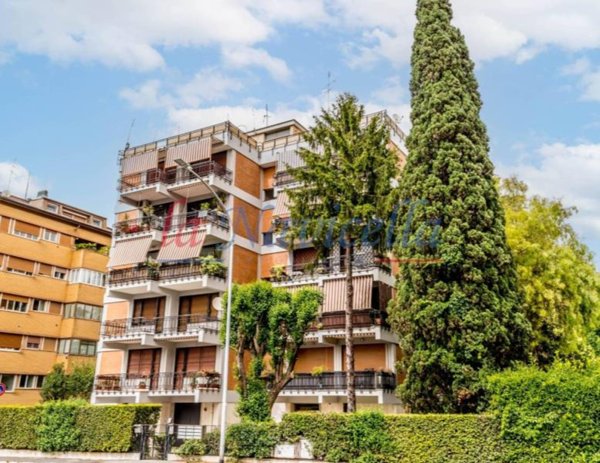 appartamento in vendita a Roma in zona EUR
