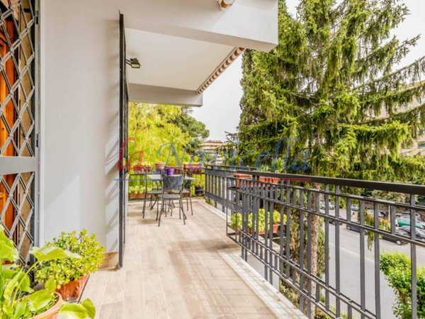 appartamento in vendita a Roma in zona EUR