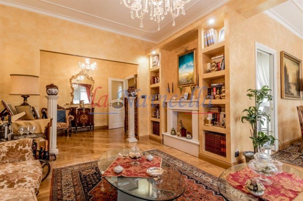 appartamento in vendita a Roma in zona EUR