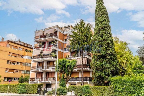 appartamento in vendita a Roma in zona EUR