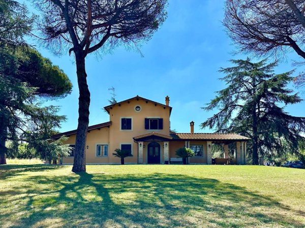 casa indipendente in vendita a Roma in zona Trigoria