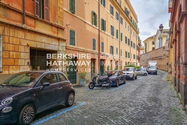 appartamento in vendita a Roma in zona Trastevere