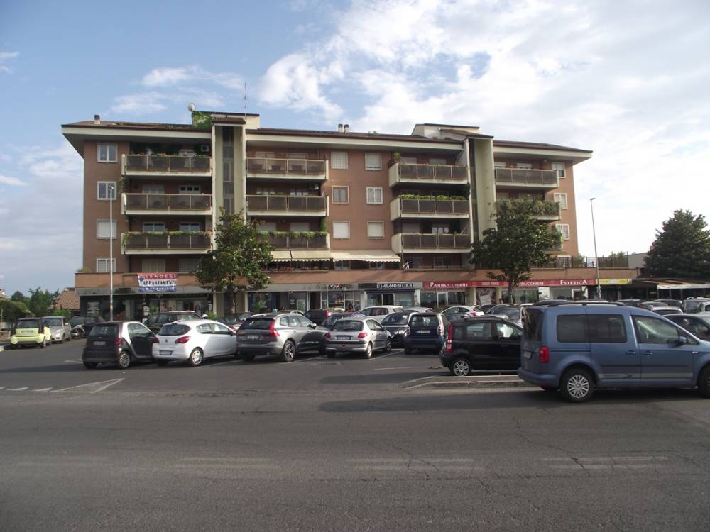 locale commerciale in vendita a Roma in zona Trionfale