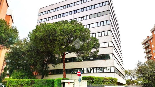 ufficio in vendita a Roma in zona Cinecittà