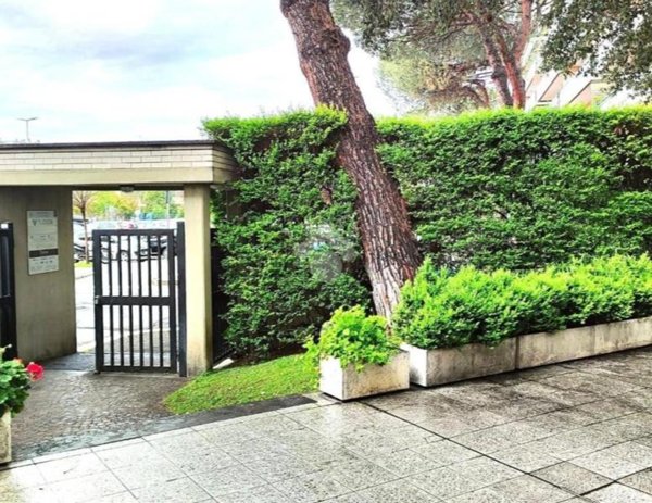 ufficio in vendita a Roma in zona Cinecittà