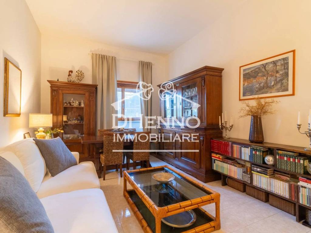 appartamento in vendita a Roma in zona Valle Muricana