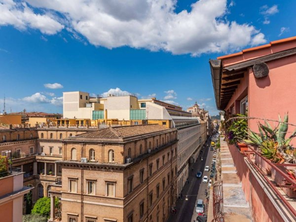 appartamento in vendita a Roma in zona Castro Pretorio