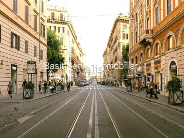 appartamento in vendita a Roma in zona Rione Prati