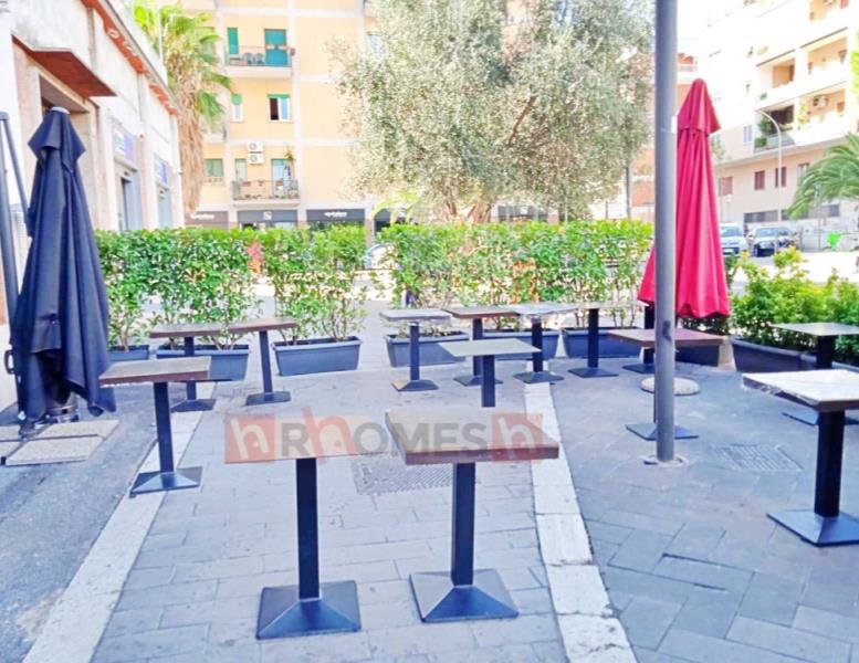 negozio in vendita a Roma in zona Appio Claudio