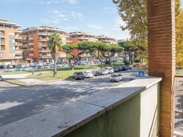 appartamento in vendita a Roma in zona Ostia