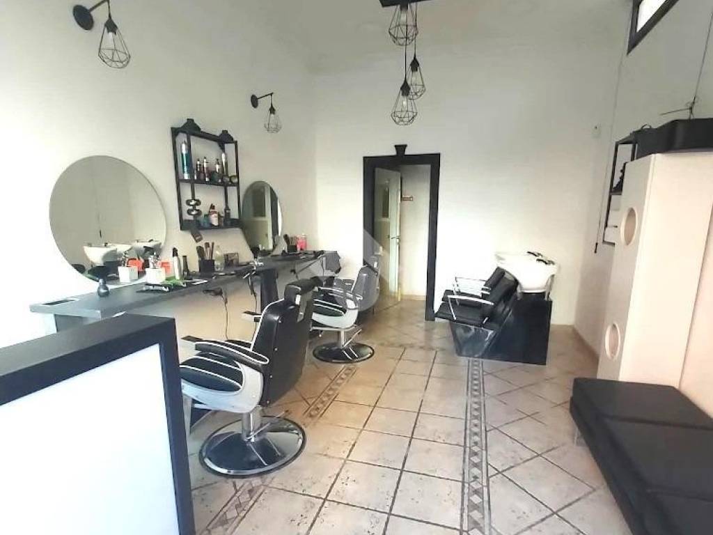 negozio in vendita a Roma in zona Prenestino-Centocelle