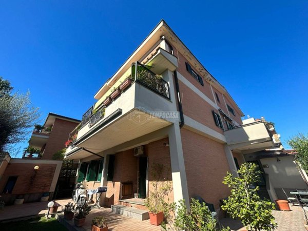 appartamento in vendita a Roma in zona Grottarossa