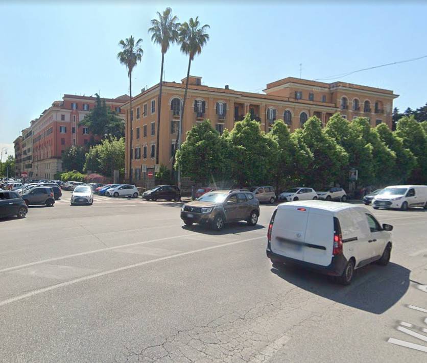 intera palazzina in vendita a Roma in zona Castro Pretorio