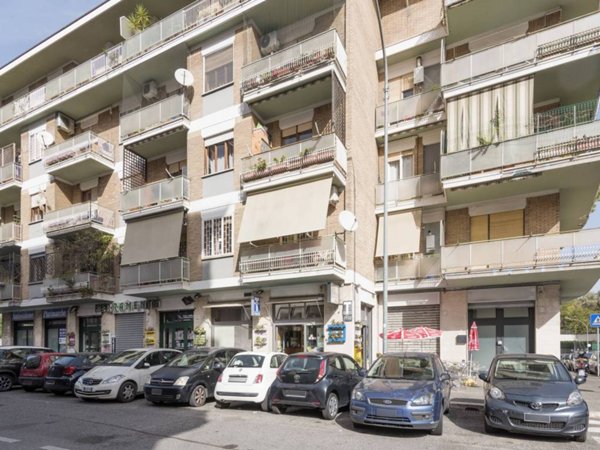 negozio in vendita a Roma in zona Aurelio