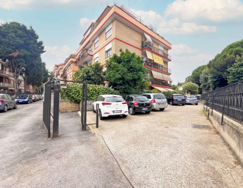 appartamento in vendita a Roma in zona Primavalle