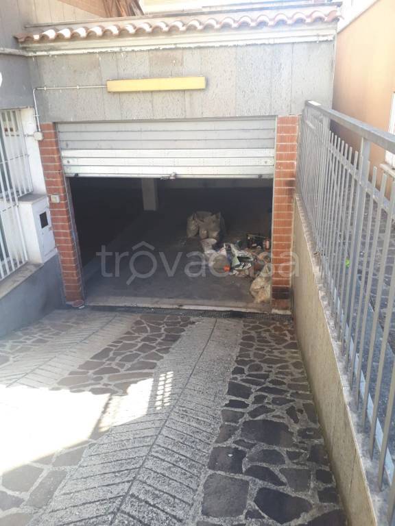 negozio in vendita a Roma in zona Torre Angela