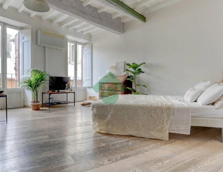 appartamento in vendita a Roma in zona Rione Monti/Campitelli