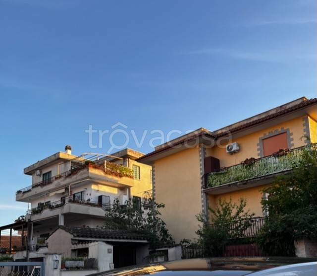 appartamento in vendita a Roma in zona Torre Gaia