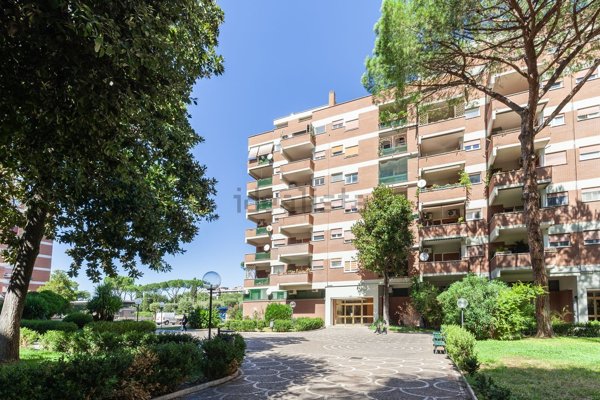 appartamento in vendita a Roma in zona Ardeatino