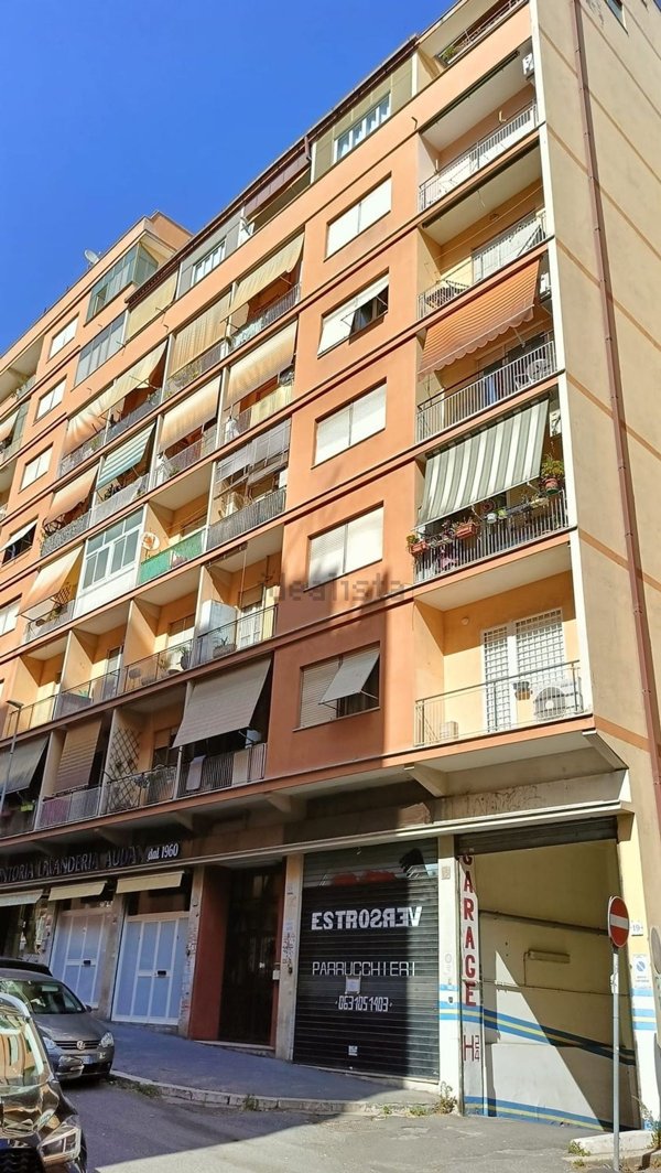 locale commerciale in vendita a Roma in zona Prenestino-Labicano