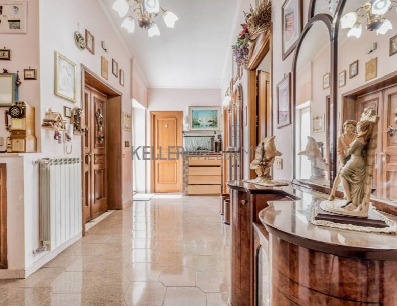 appartamento in vendita a Roma in zona Valle Muricana