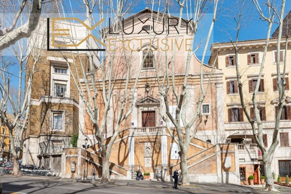 casa semindipendente in vendita a Roma in zona Campo Marzio