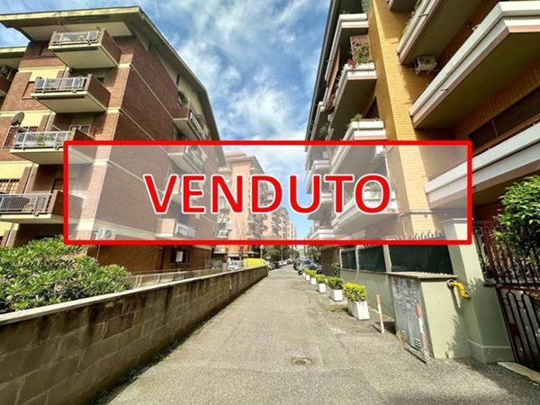 appartamento in vendita a Roma in zona Appio Latino