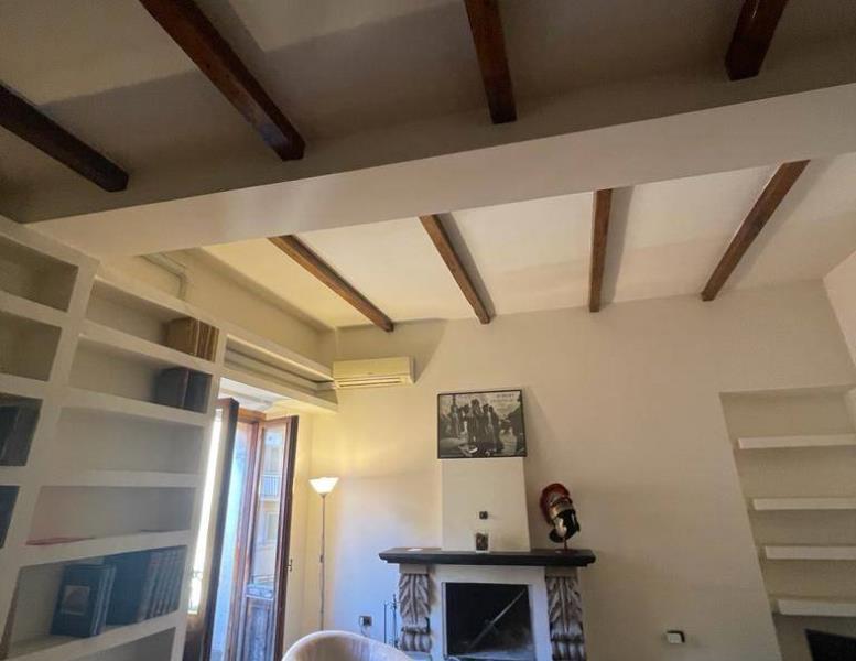 appartamento in vendita a Roma in zona Rione Monti/Campitelli