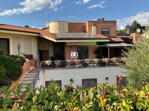 casa indipendente in vendita a Roma in zona Prima Porta
