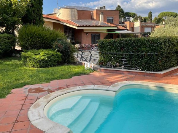 casa indipendente in vendita a Roma in zona Prima Porta