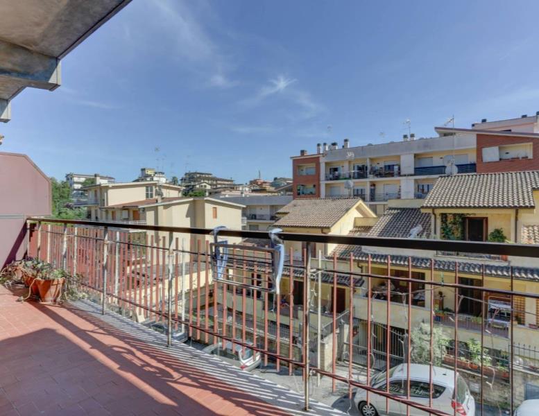 appartamento in vendita a Roma in zona Tor di Quinto