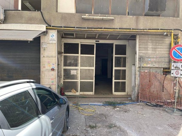negozio in vendita a Roma in zona Ostiense