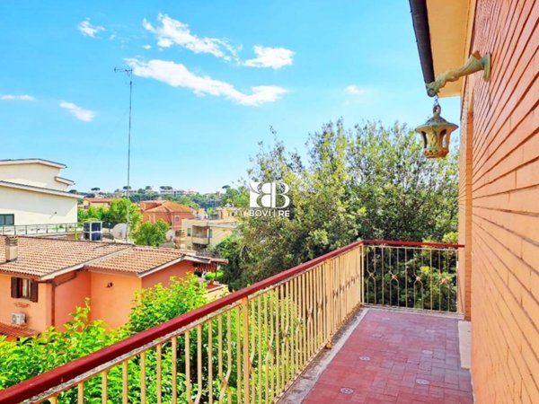 casa indipendente in vendita a Roma in zona Prima Porta