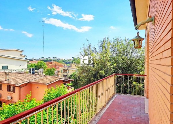 casa indipendente in vendita a Roma in zona Prima Porta