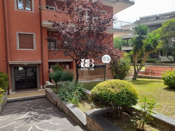 appartamento in vendita a Roma in zona Mostacciano