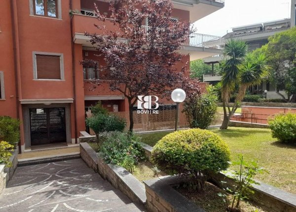 appartamento in vendita a Roma in zona Mostacciano