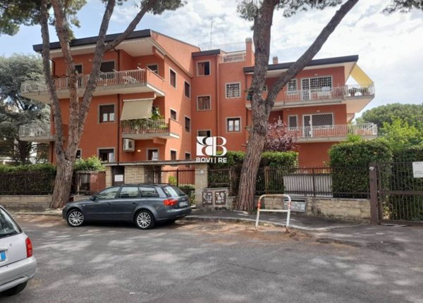appartamento in vendita a Roma in zona Mostacciano